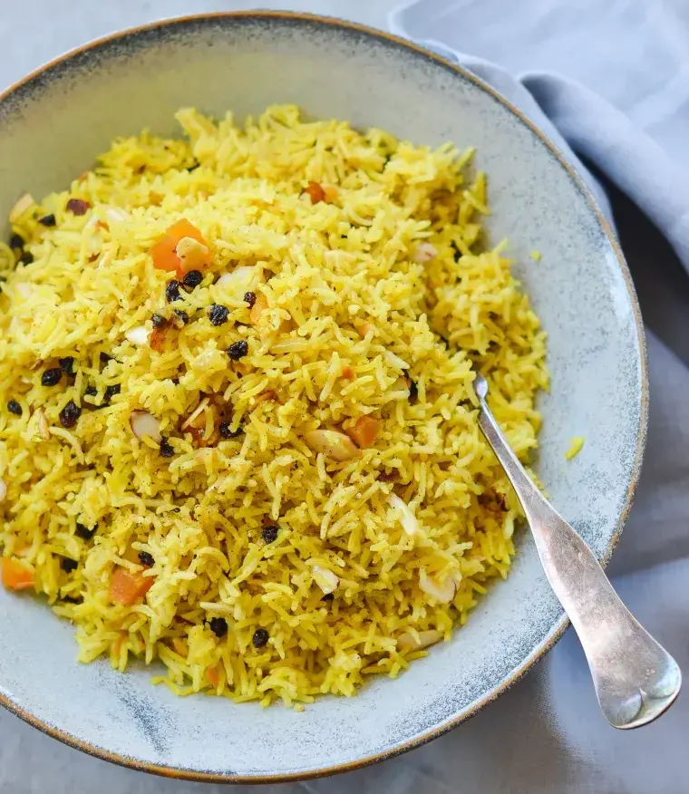 Rice-Pilaf-with-dried-fruits-and-almonds