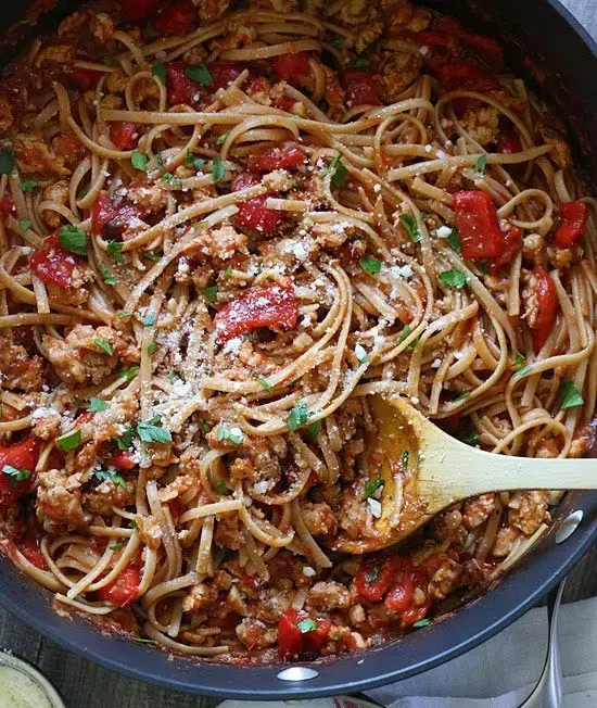 Spicy-Whole-Wheat-Linguini-with-Sausage-and-Roasted-Peppers