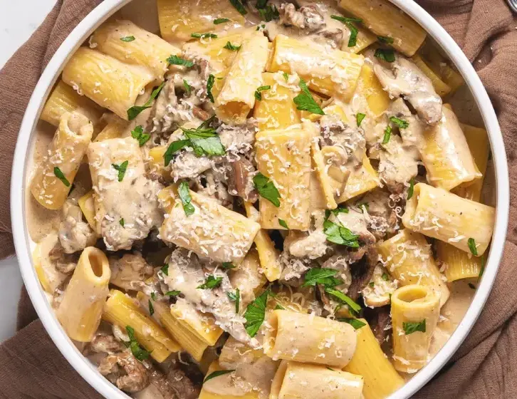 creamy-steak-pasta-with-button-mushrooms