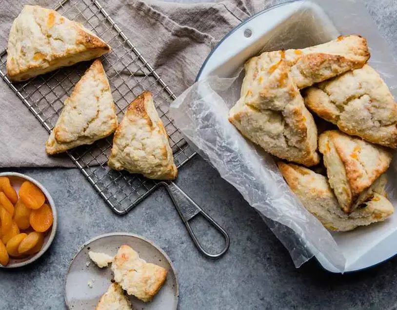 dried-apricot-scones