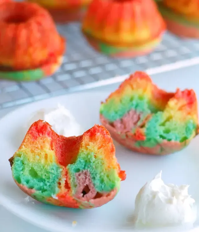 rainbow-mini-bundt-cakes-with-marshmallow-buttercream-cloud