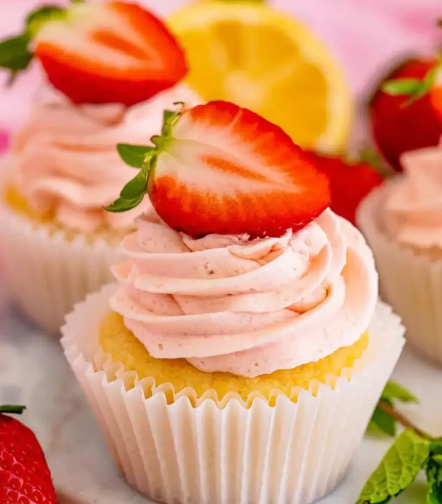 strawberry-lemon-cupcakes