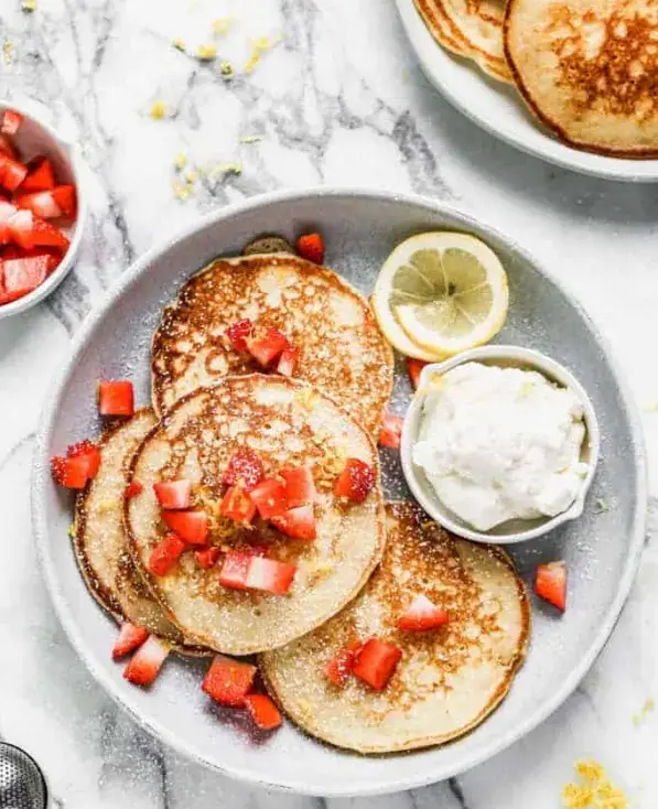strawberry-lemon-pancakes