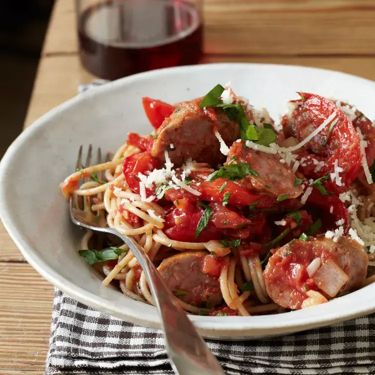 whole-wheat-spaghetti-with-sausage-and-peppers