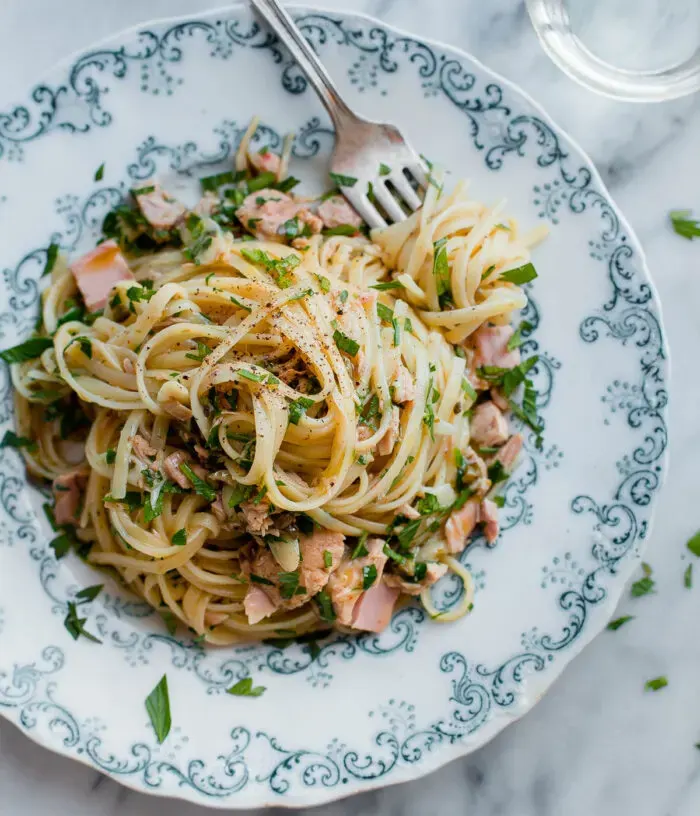 yellowfin-tuna-pasta-with-parsley-and-capers