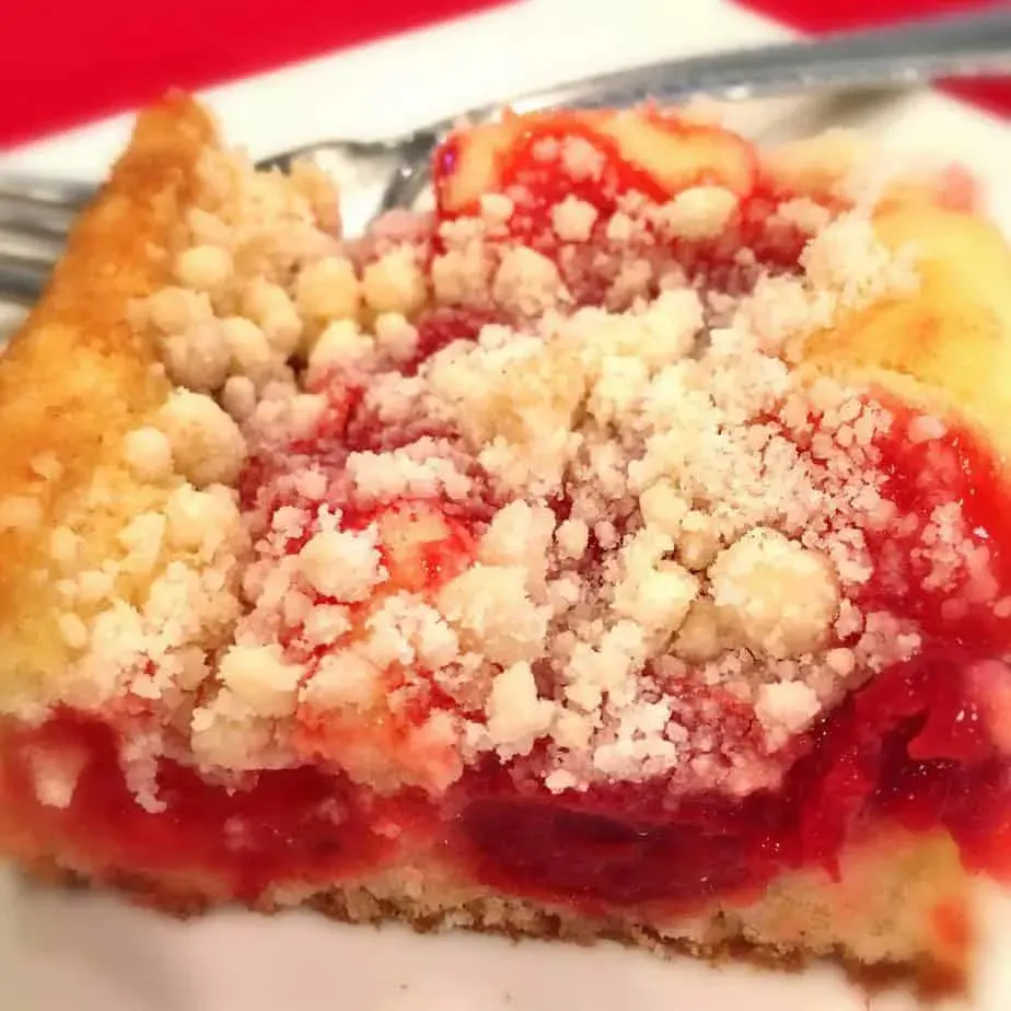 Cherry-Crumb-Coffee-cake