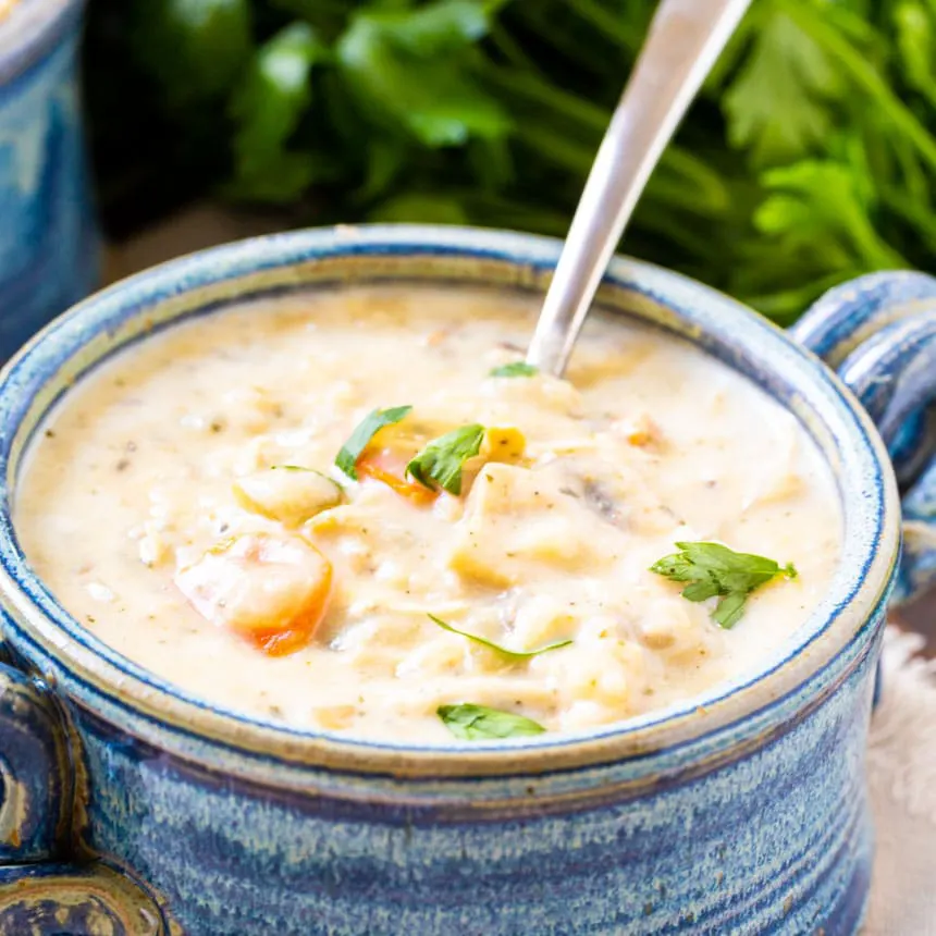 Slow-Cooker-creamy-Chicken-and-rice-soup
