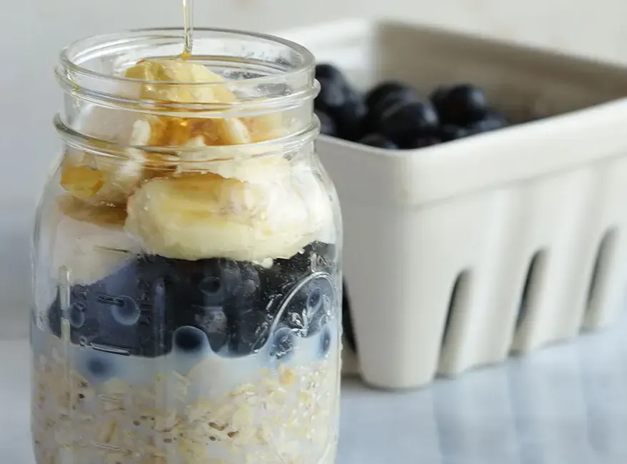 banana-blueberry-overnight-oats