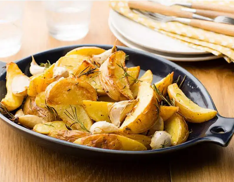 roasted-yukon-gold-potatoes-with-rosemary