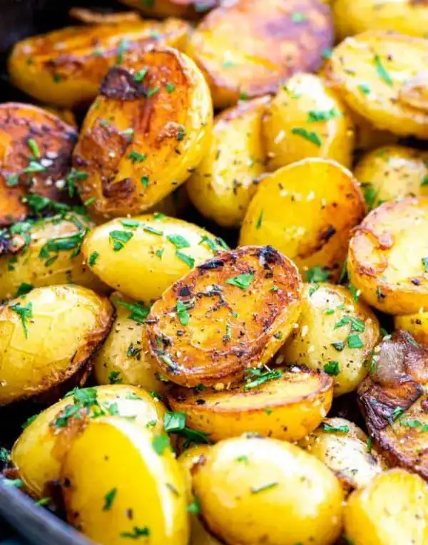 skillet-yukon-gold-potatoes-with-onions