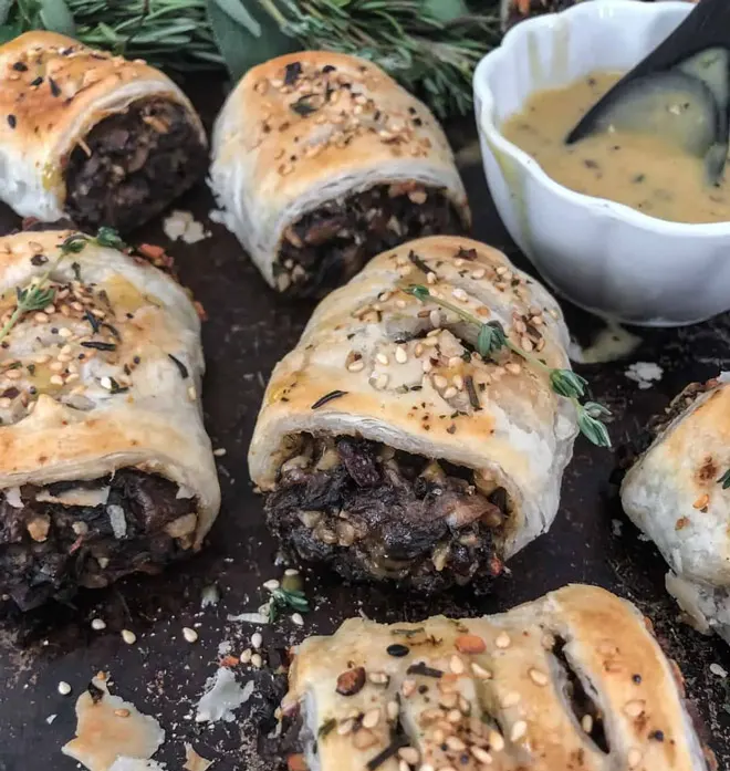 vegan-mushroom-sausage-rolls