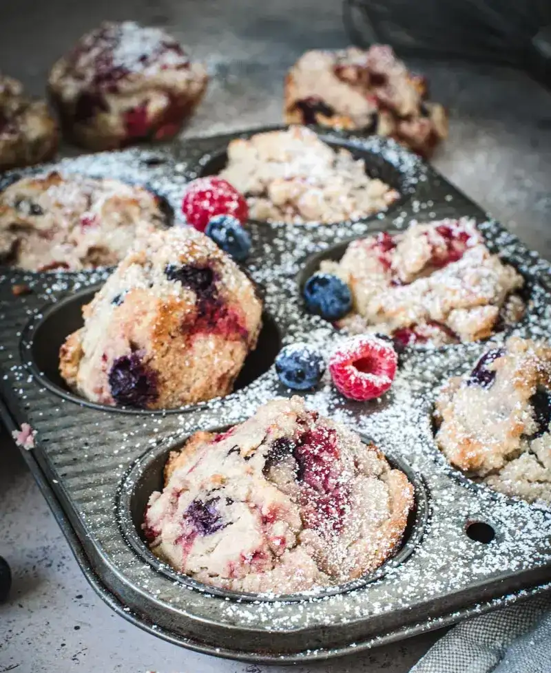 Cornbread-Muffin-with-Mixed-Berries