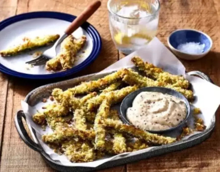 Crispy-Zucchini-Fries-with-Sriracha-Mayo