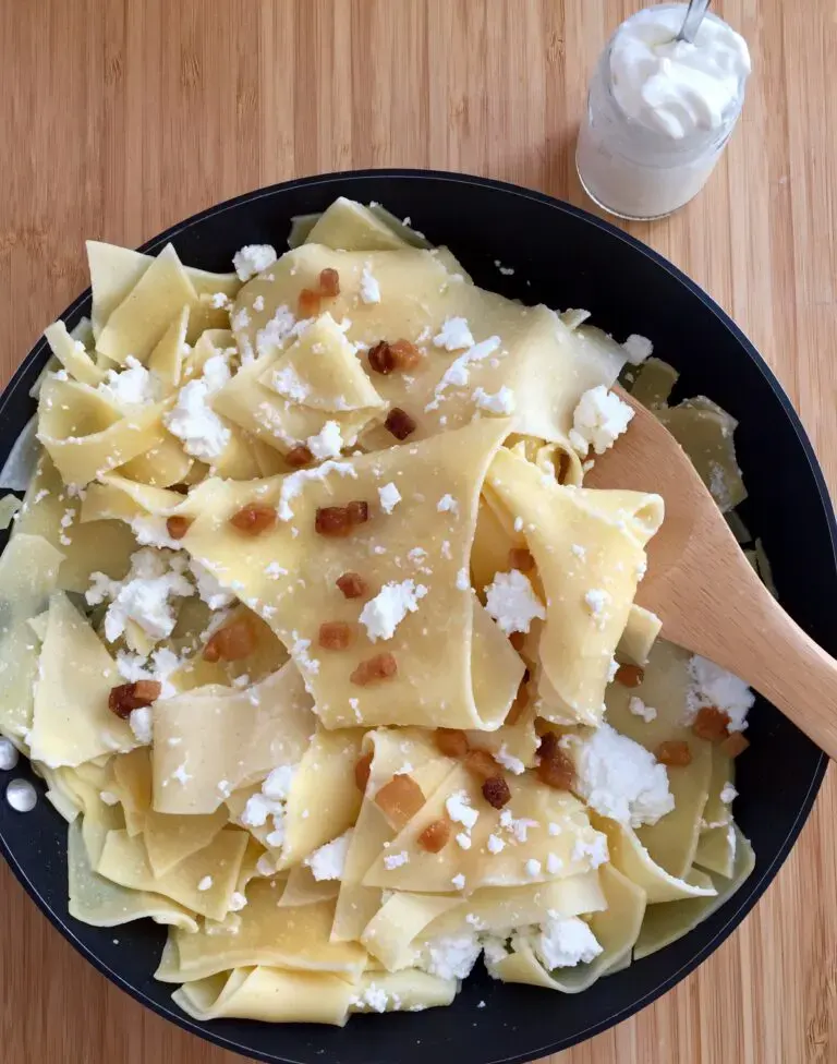 Hungarian-pasta-with-cottage-cheese