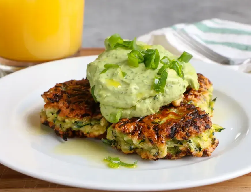 Zucchini-Fritters-with-spicy-Avocado-dip