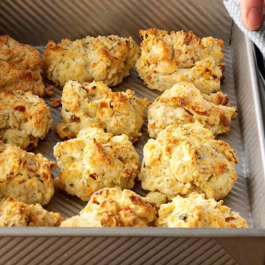 Zucchini-and-Cheddar-Biscuits