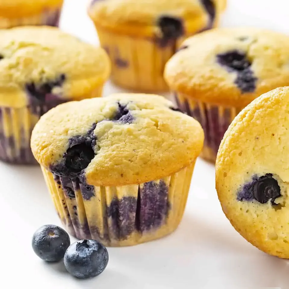 almond-flour-blueberry-muffins