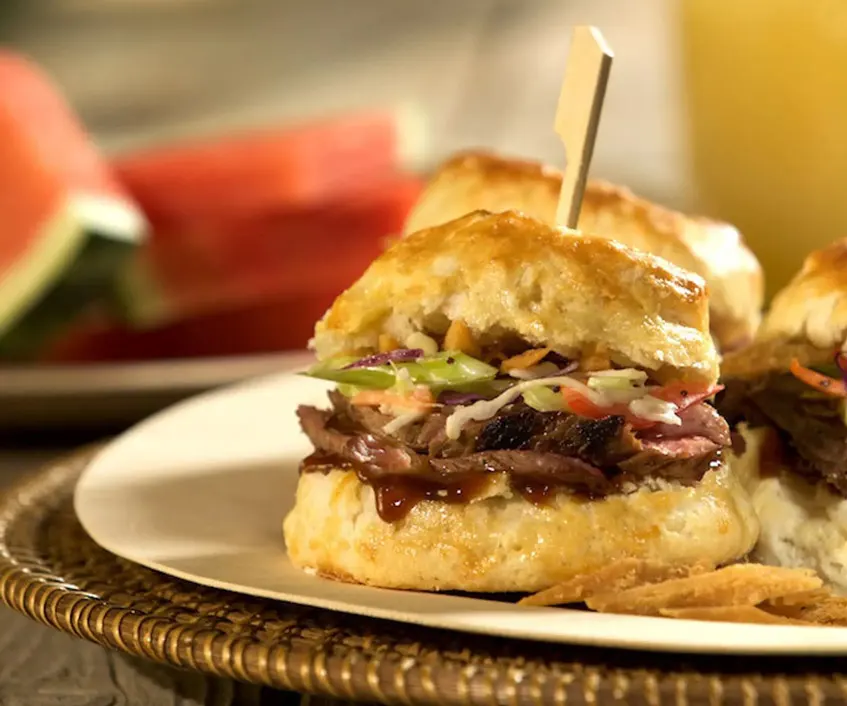 cornbread-biscuit-sliders-with-pulled-beef