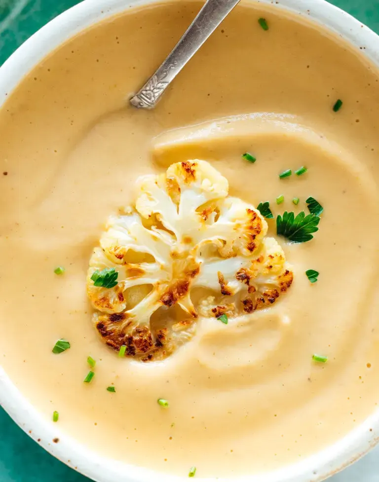 creamy-roasted-cauliflower-soup