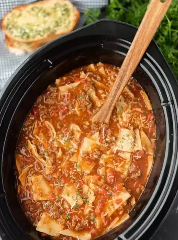 easy-crockpot-lasagna-soup