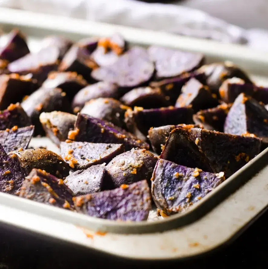 garlicky-roasted-purple-potatoes