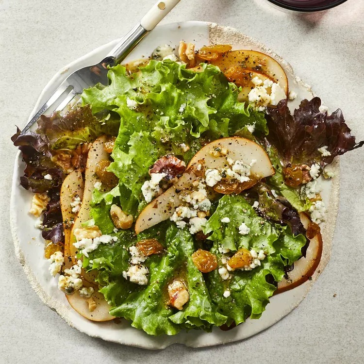 pear-and-gorgonzola-salad