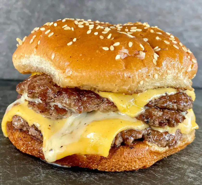 smash-burgers-on-blackstone-griddle