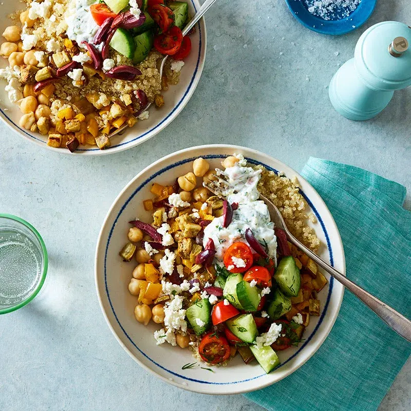 greek-salad-quinoa-bowls-with-chickpeas