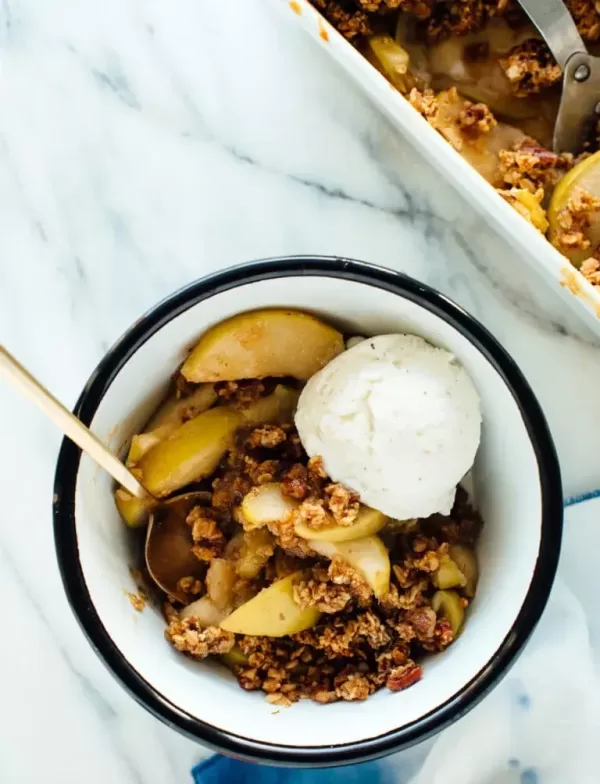 green-apple-and-almond-crisp