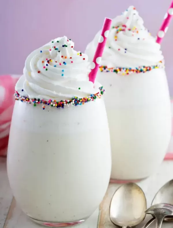 vanilla-almond-milkshake