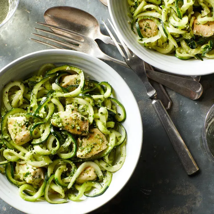 zucchini-noodles-with-pesto-and-chicken