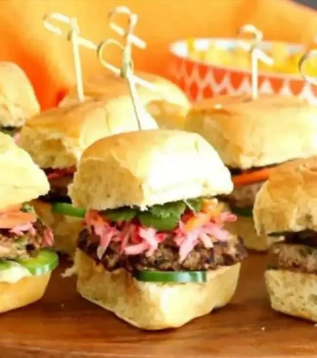 15-minutes-vietnamese-banh-mi-sliders