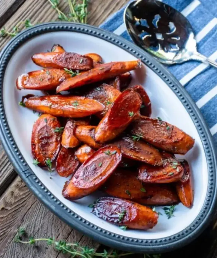 Balsamic-Glazed-Roasted-Carrots