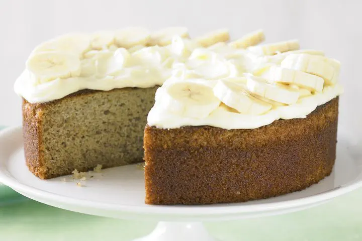 Banana-Cake-with-Cream-Cheese-Frosting