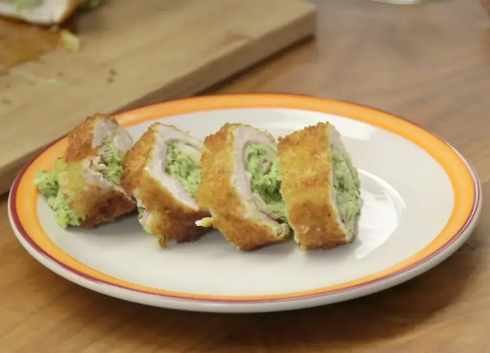 Broccoli-and-Cheese-Stuffed-Chicken-Roll-Ups