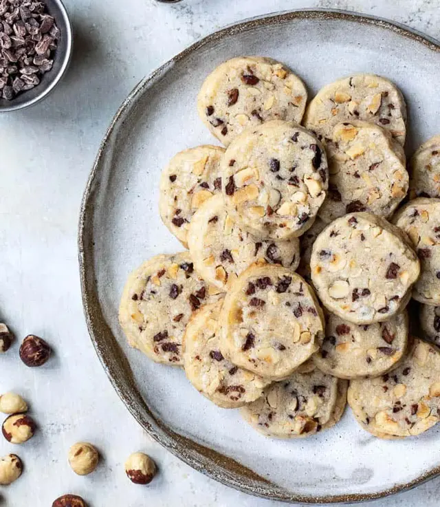 Cacao-Nib-Hazelnut-Cookies