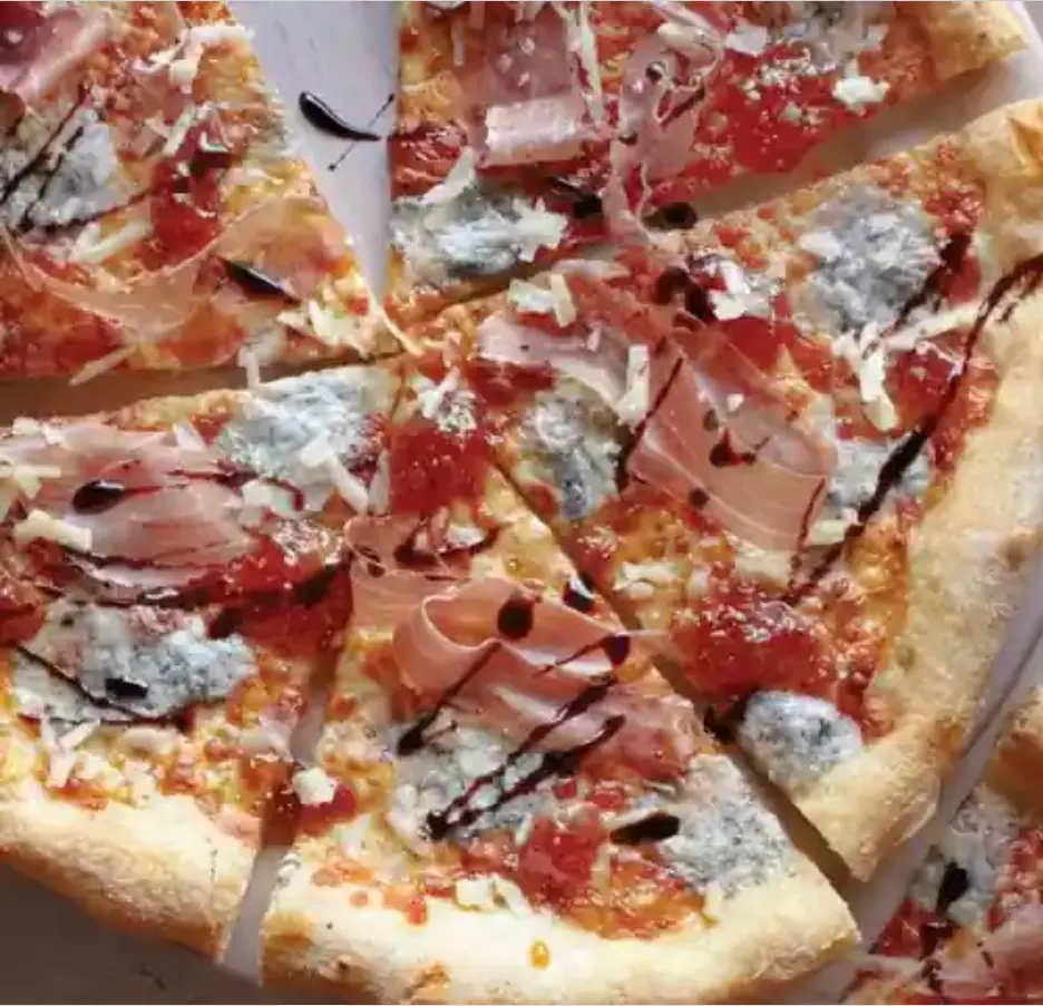 Cal-Italia-Pizza-with-Prosciutto-and-Figs