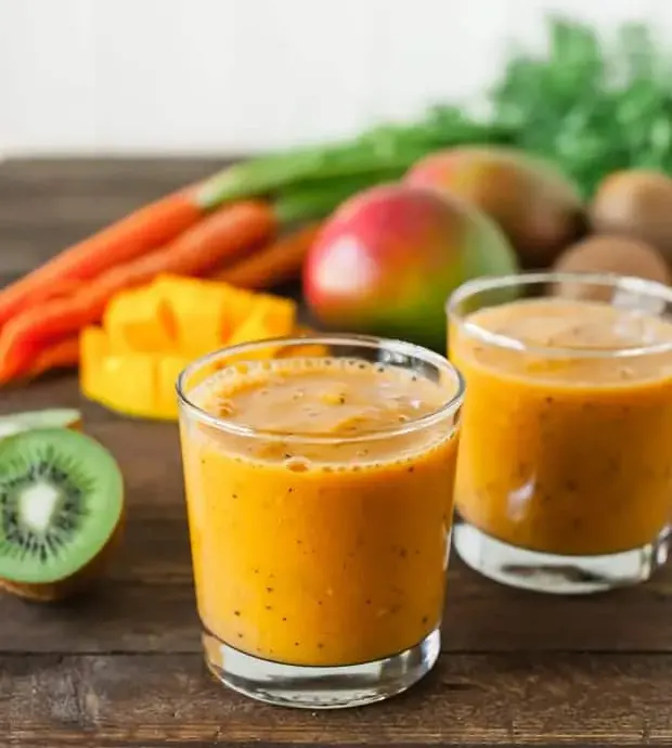 Carrot-Mango-and-Kiwi-Smoothie