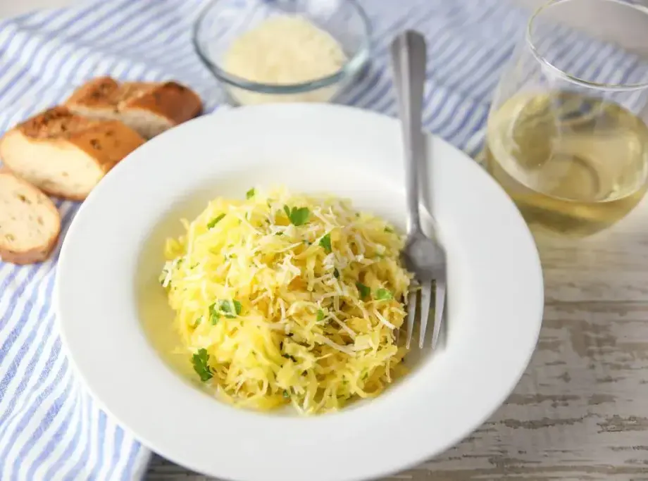 Creamy-Garlic-Parmesan-Spaghetti-Squash