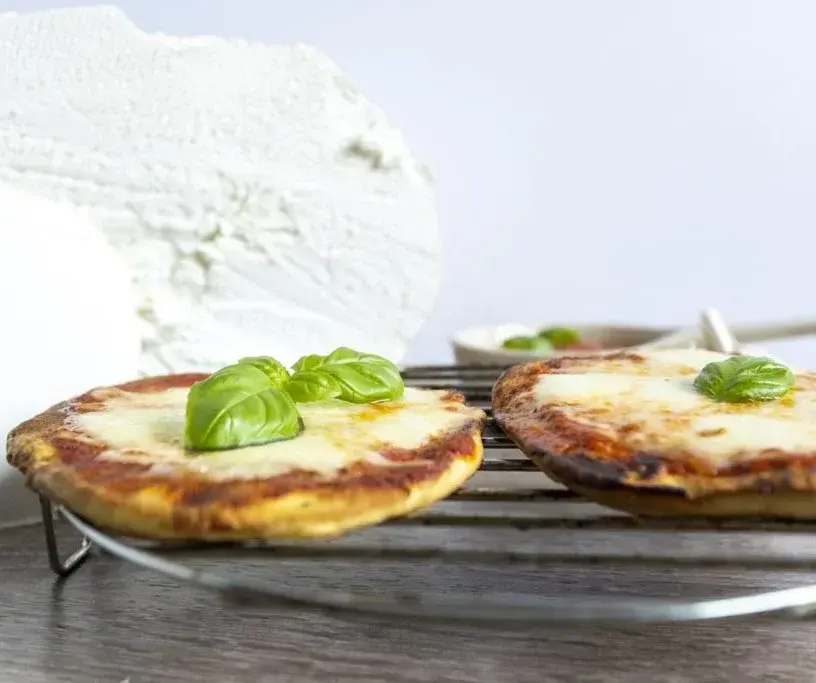 Giant-puffball-mini-pizzas