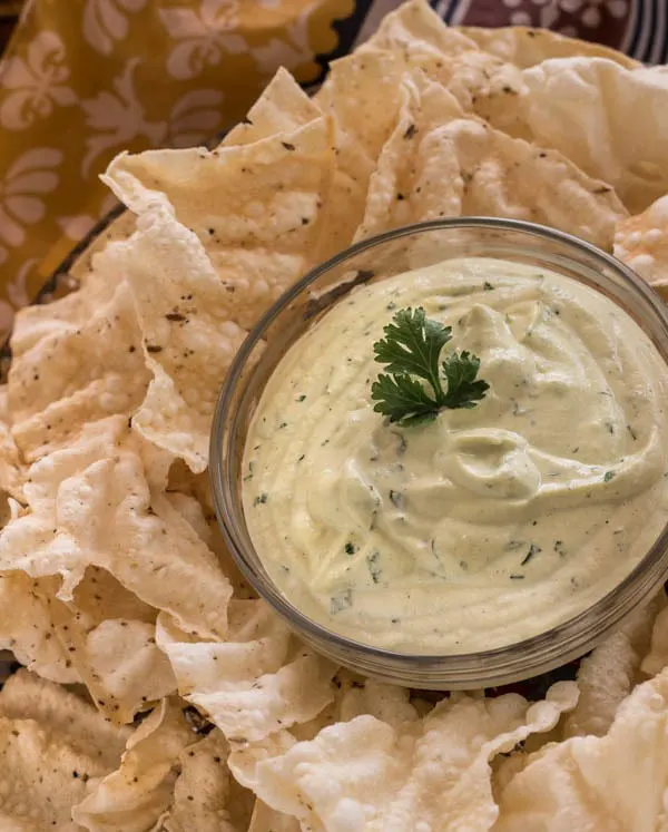 Indian-pappadam-crackers-with-curried-cashew-dip