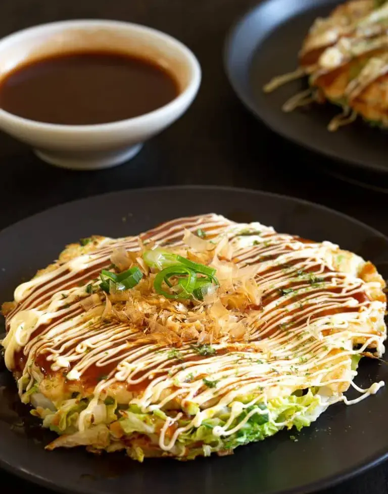 Japanese-style-Pancakes-(Okonomiyaki)