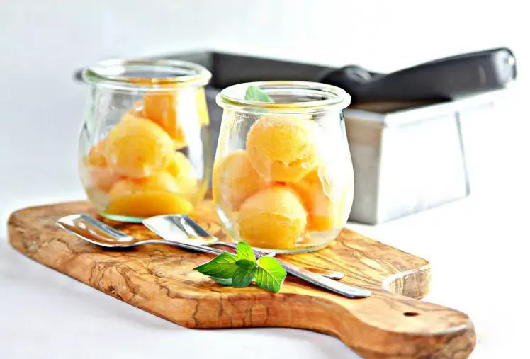 Peach-Bellini-Sorbet-Float