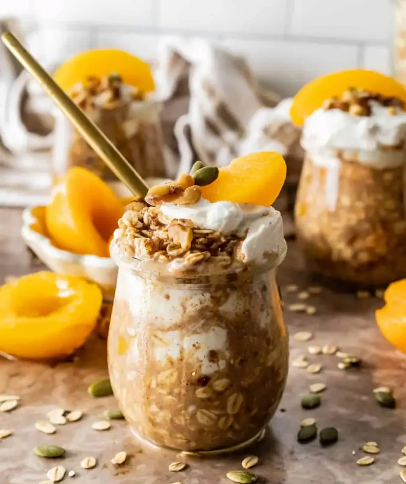 Peach-Cobbler-Overnight-Oats