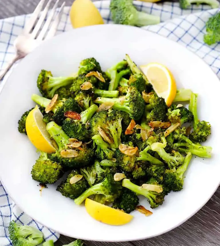 Roasted-Broccoli-with-Garlic-and-Lemon