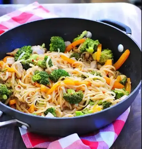 Stir-Fried-Pork-with-Rice-Noodles