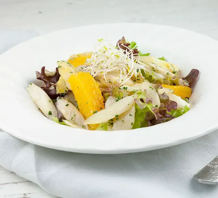 Stir-fry-white-asparagus-salad