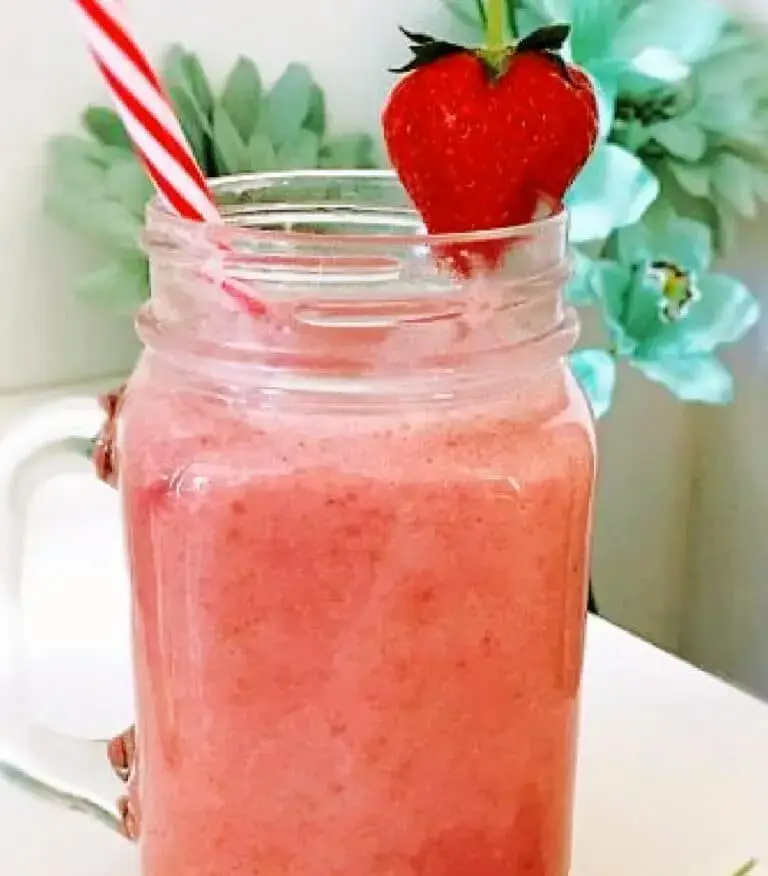 Strawberry-Banana-Acia-Smoothie-with-Coconut-Milk