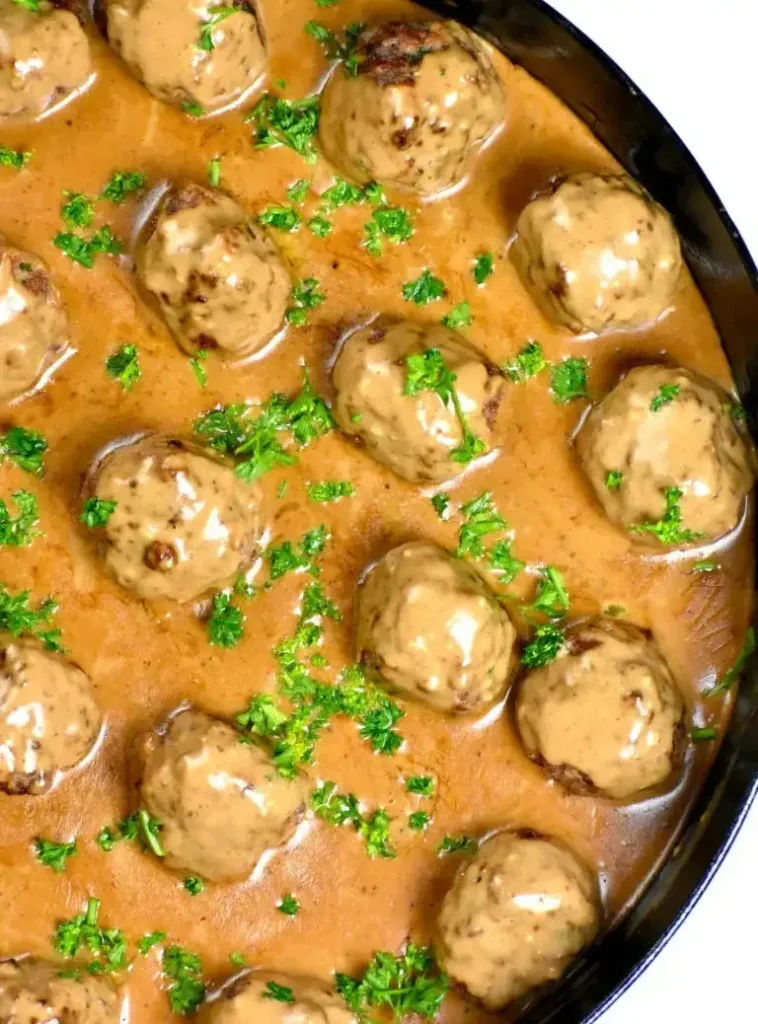 Swedish-Meatballs-(kottbullar)