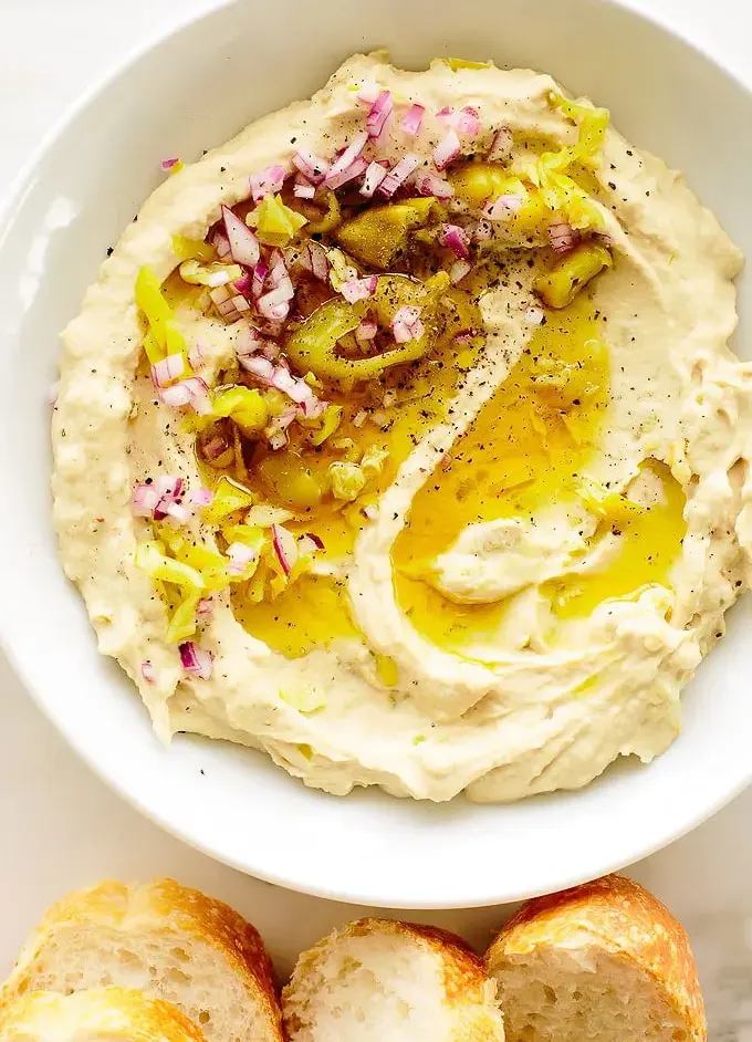 Tangy-Pepperoncini-Hummus